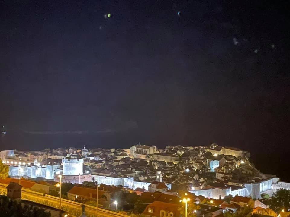 Charming View Old Town Ap, With Free Parking Apartment Dubrovnik Bagian luar foto